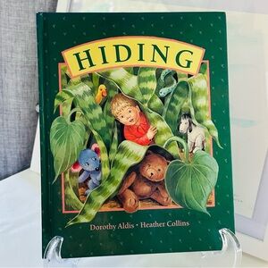 Hiding 🌱 Hardcover Picture Book